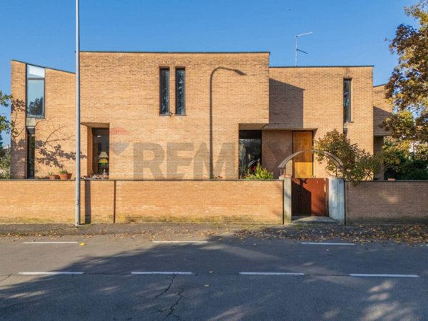 casa indipendente in vendita a Parma in zona Vicofertile