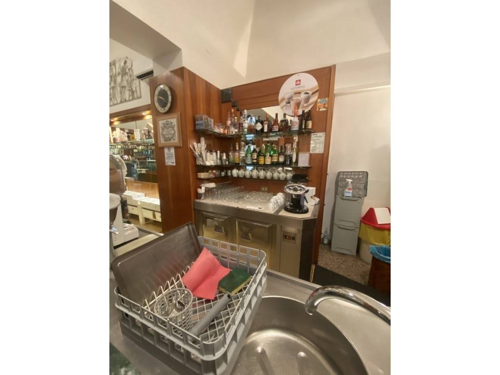 negozio in vendita a Parma in zona Centro Storico