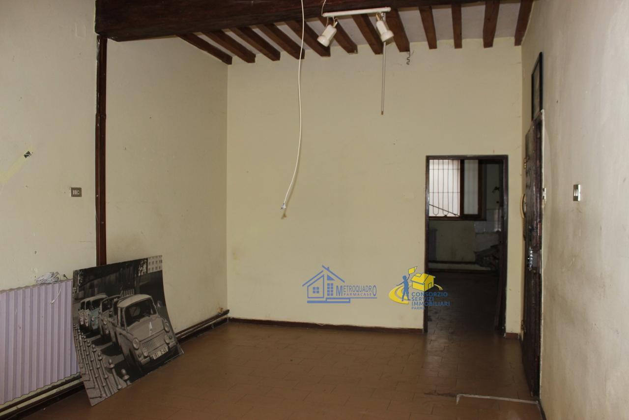 appartamento in vendita a Parma in zona Centro Storico