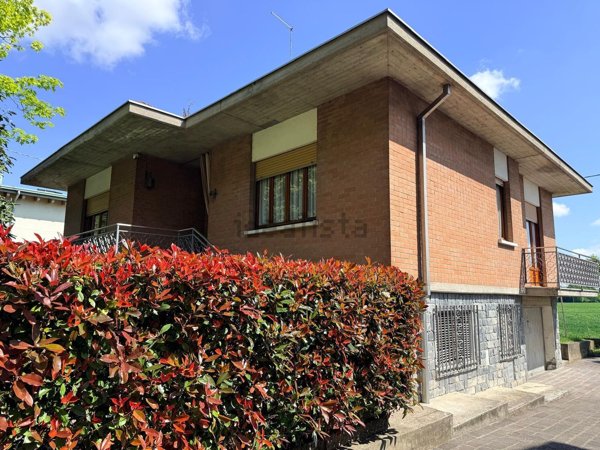 casa indipendente in vendita a Parma in zona Vicofertile