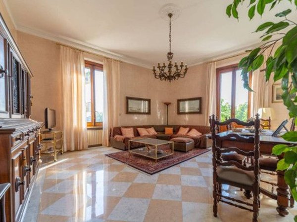 appartamento in vendita a Parma in zona Centro Storico