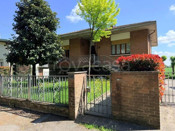 casa indipendente in vendita a Parma in zona Vicofertile