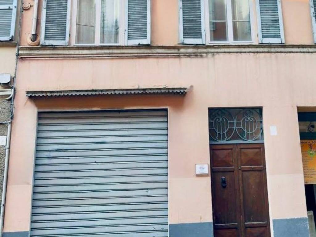 negozio in vendita a Parma in zona Oltretorrente