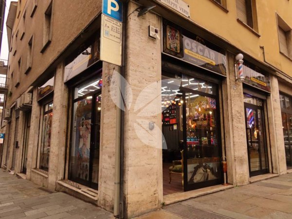 negozio in vendita a Parma in zona Centro Storico