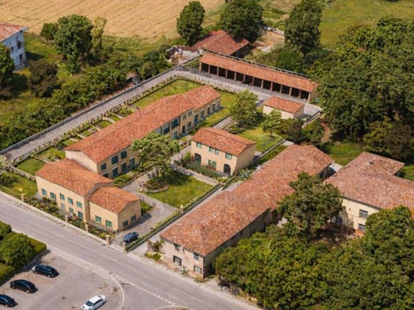 casa indipendente in vendita a Parma in zona Centro Storico