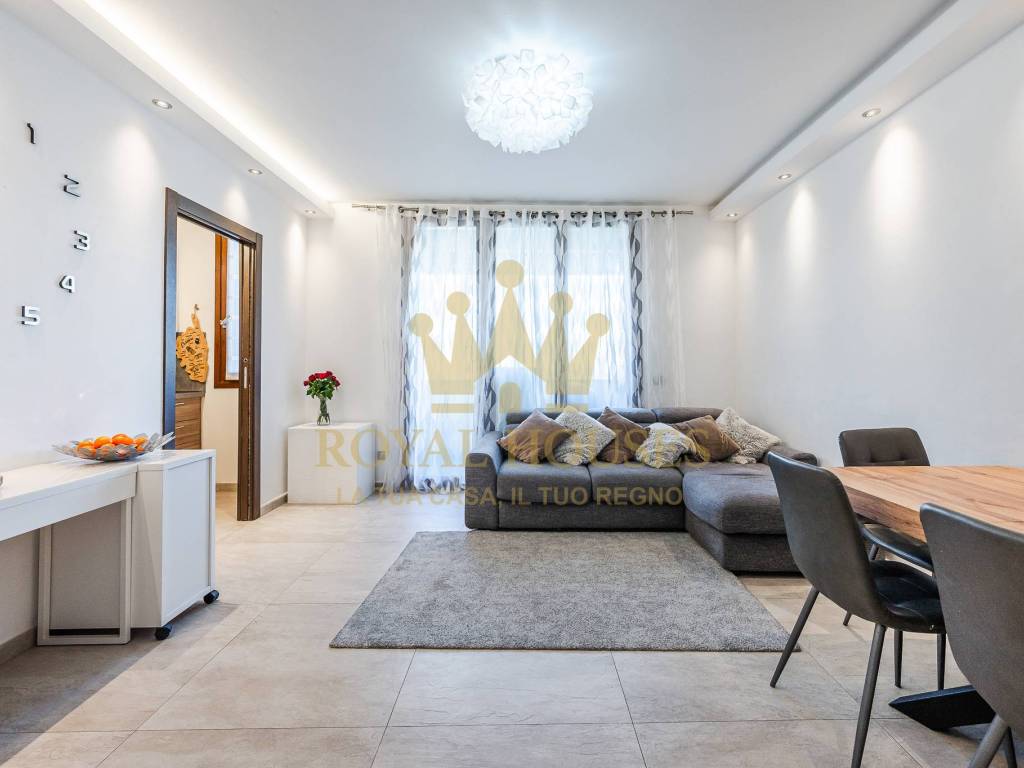 appartamento in vendita a Parma in zona Cittadella