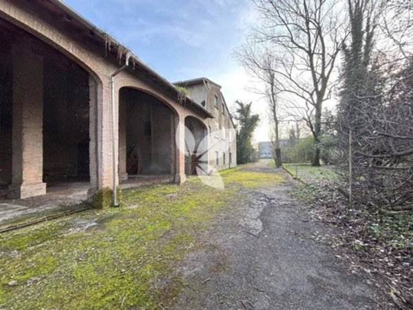 appartamento in vendita a Parma in zona San Martino / Paradigna