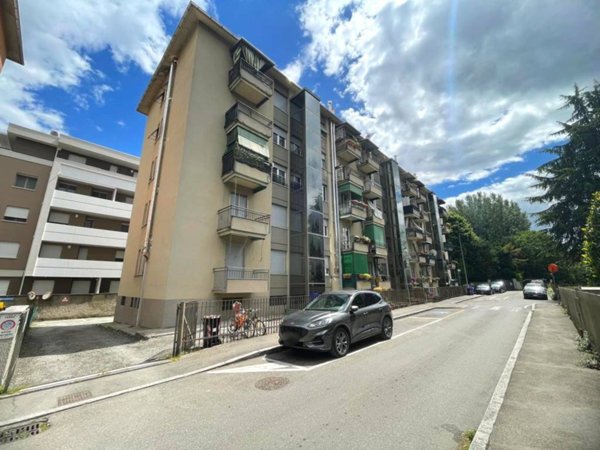 appartamento in vendita a Parma in zona Montanara