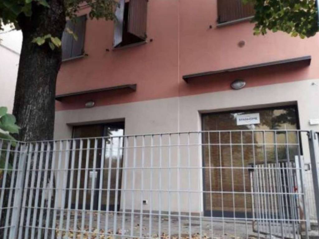 negozio in vendita a Parma in zona Pablo