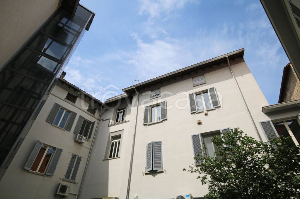 appartamento in vendita a Parma in zona Centro Storico