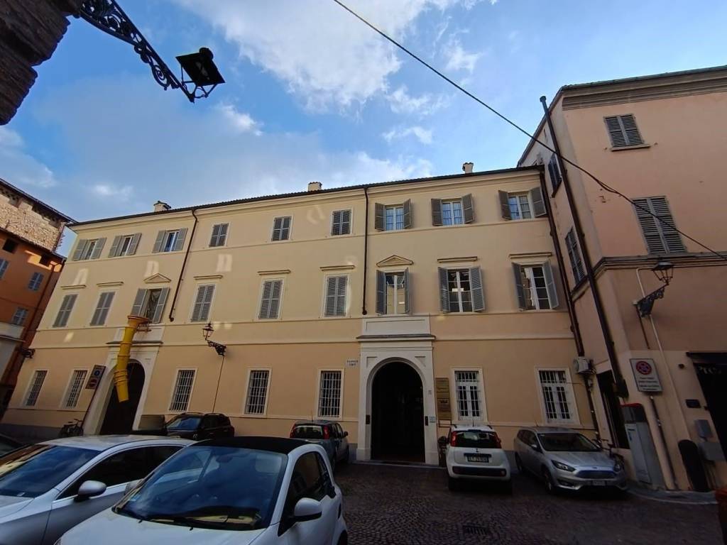 negozio in vendita a Parma in zona Centro Storico