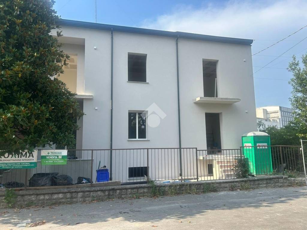 appartamento in vendita a Parma in zona Centro Storico