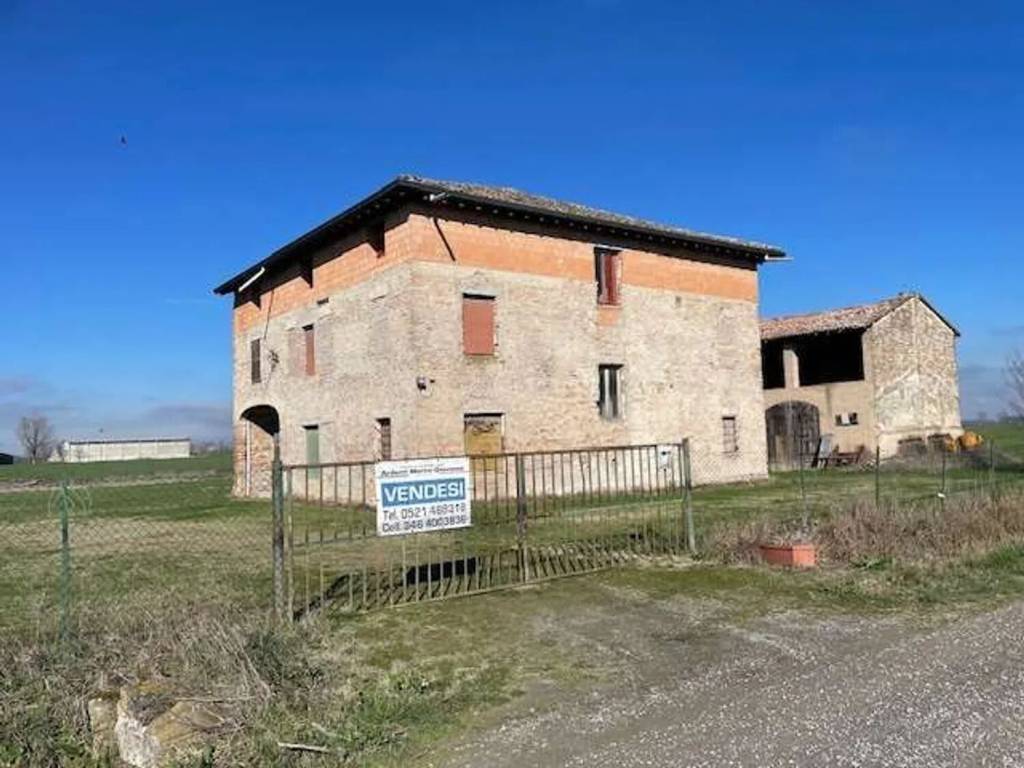 casa indipendente in vendita a Parma in zona San Martino / Paradigna