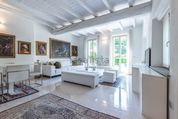 casa indipendente in vendita a Parma in zona Centro Storico