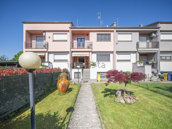 casa indipendente in vendita a Parma in zona Fognano