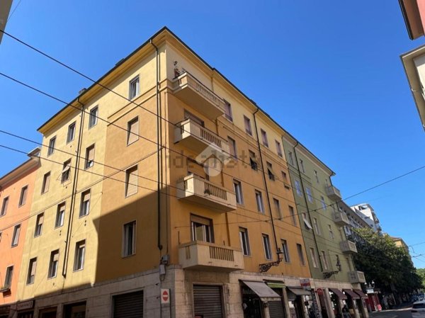 appartamento in vendita a Parma in zona Centro Storico