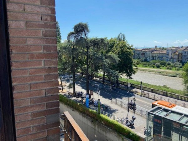 appartamento in vendita a Parma in zona Centro Storico