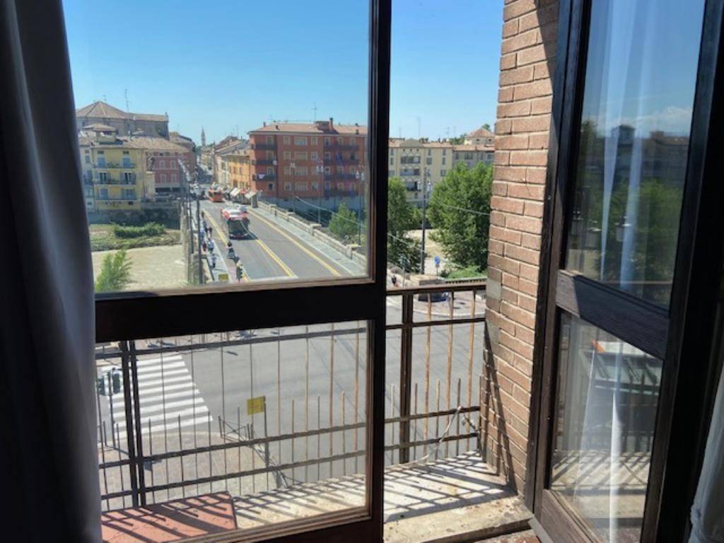 appartamento in vendita a Parma in zona Centro Storico