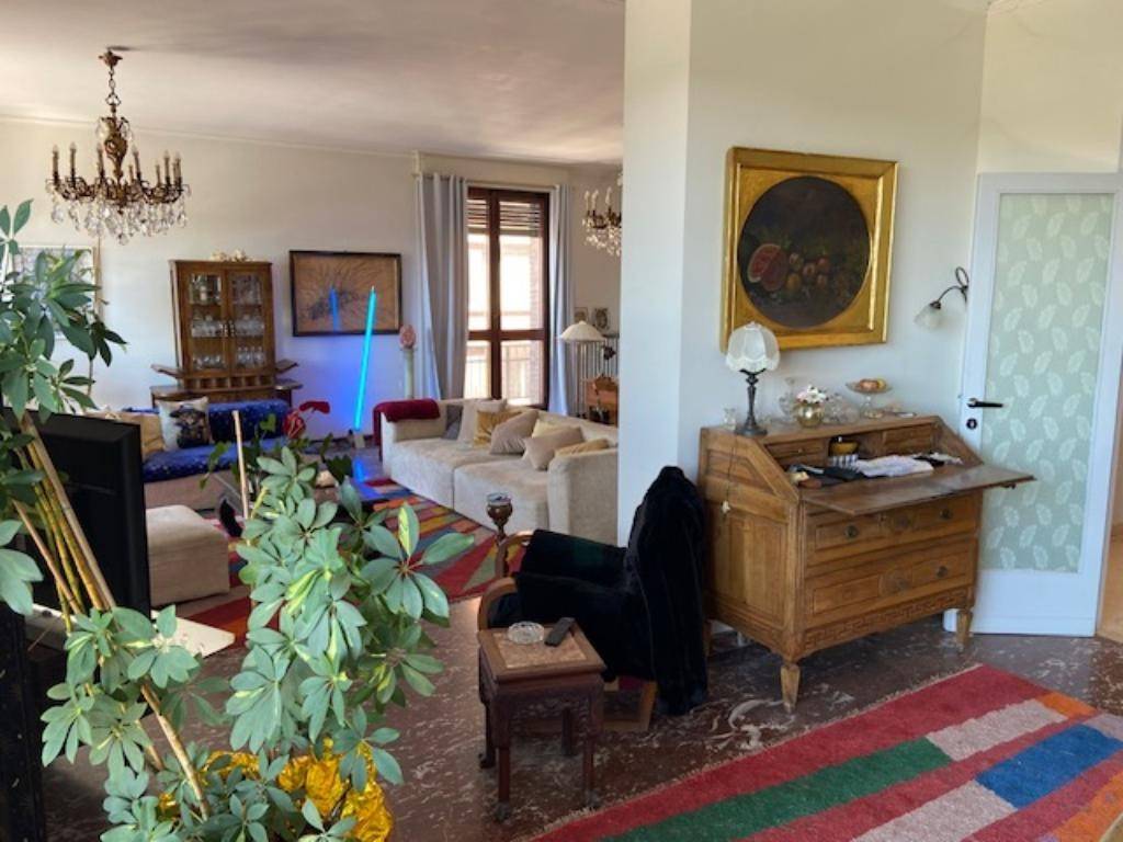 appartamento in vendita a Parma in zona Centro Storico