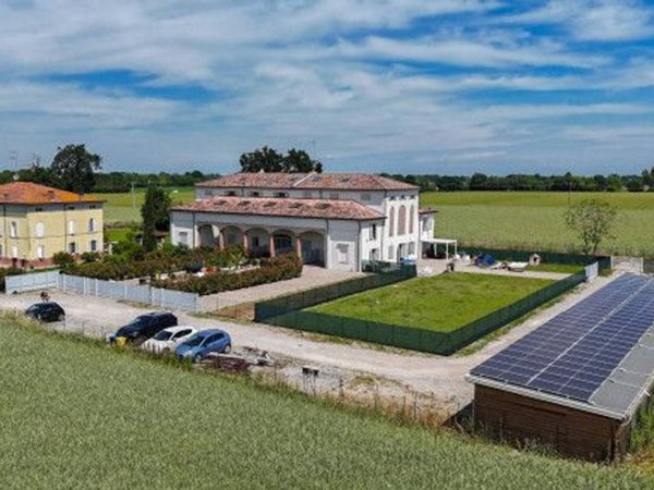 casa indipendente in vendita a Parma in zona Pilastrello
