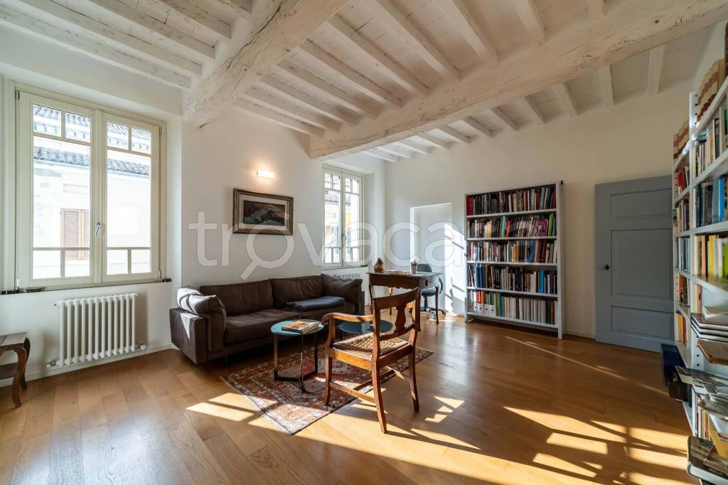 appartamento in vendita a Parma in zona Oltretorrente