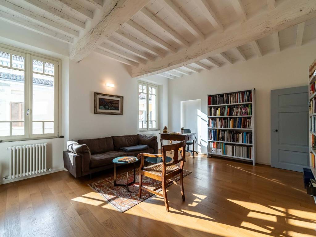 appartamento in vendita a Parma in zona Oltretorrente