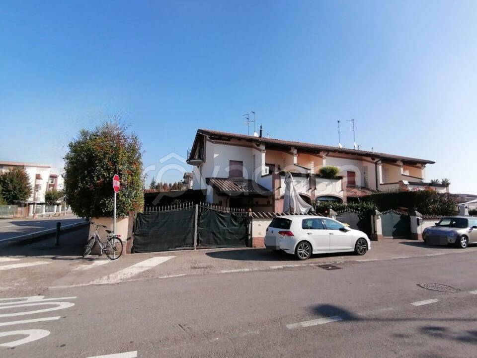 casa indipendente in vendita a Parma in zona Baganzola