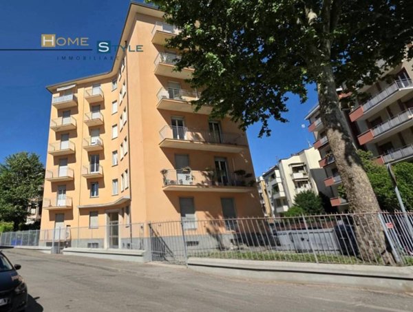 appartamento in vendita a Parma in zona Centro Storico