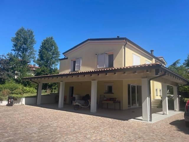 casa indipendente in vendita a Parma in zona Vicofertile