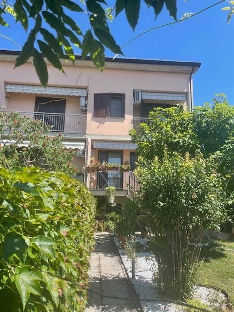 casa indipendente in vendita a Parma in zona Centro Storico