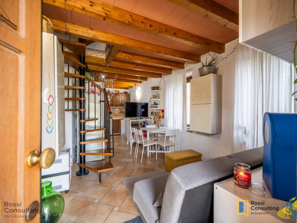 casa indipendente in vendita a Parma in zona Corcagnano
