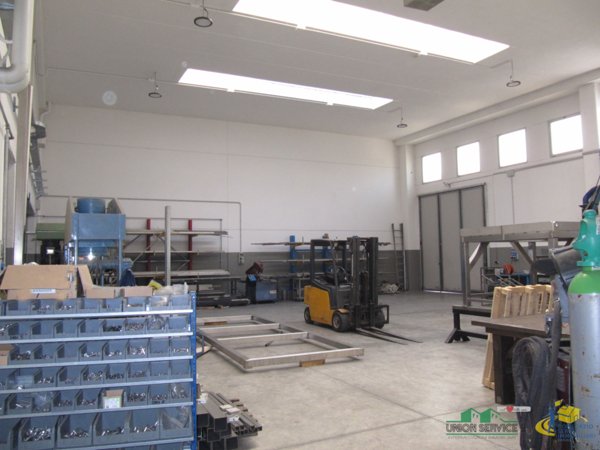 locale di sgombero in vendita a Parma in zona Quartiere Spip