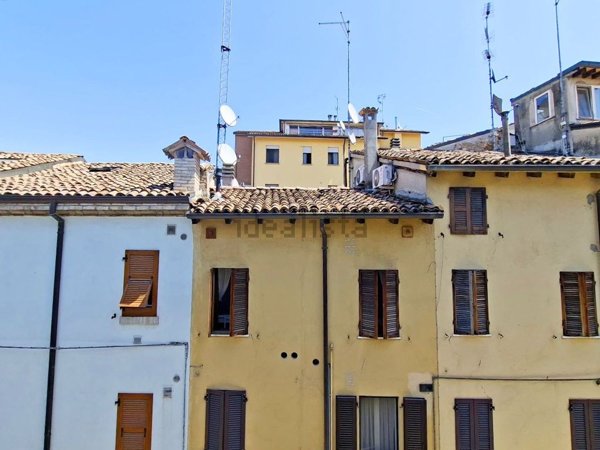 casa indipendente in vendita a Parma in zona Centro Storico