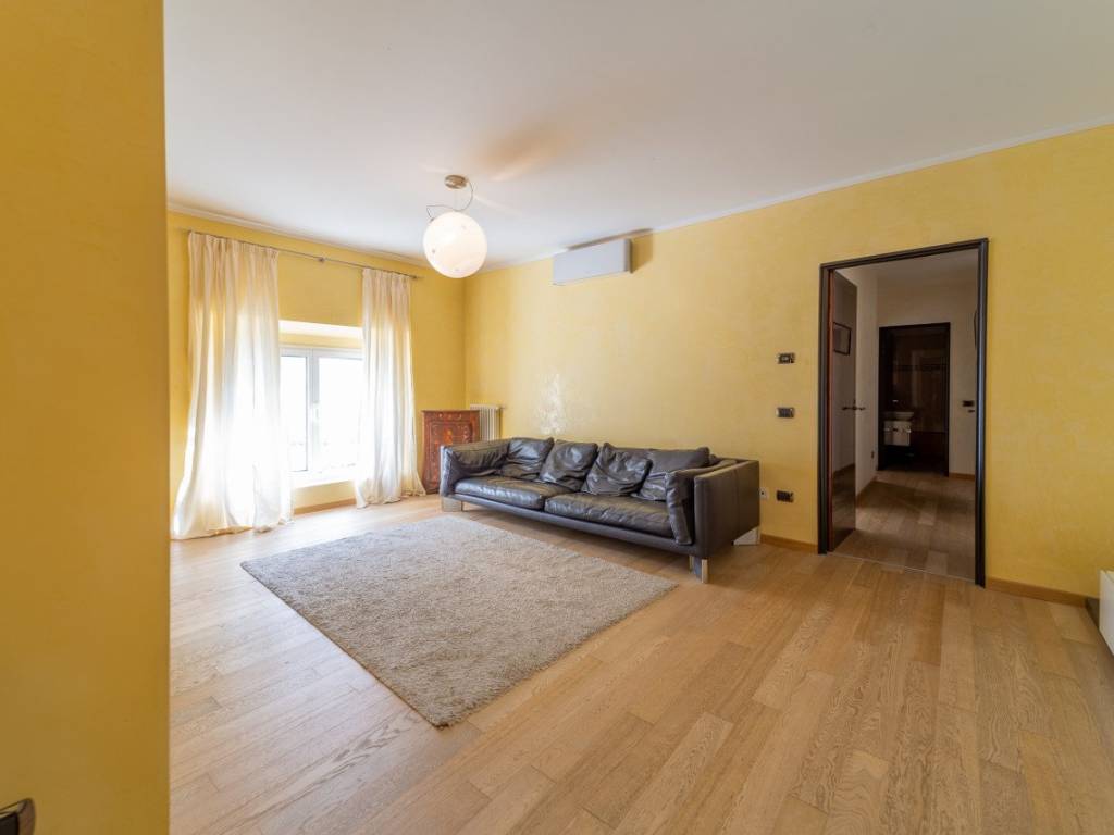 appartamento in vendita a Parma in zona Centro Storico