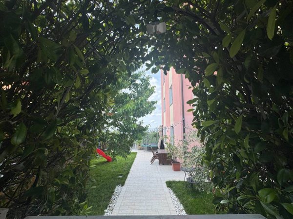 appartamento in vendita a Parma in zona Carignano