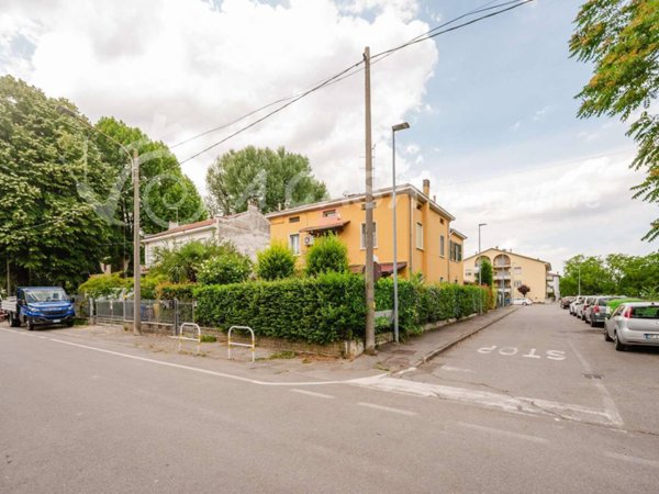 casa indipendente in vendita a Parma in zona Cervara