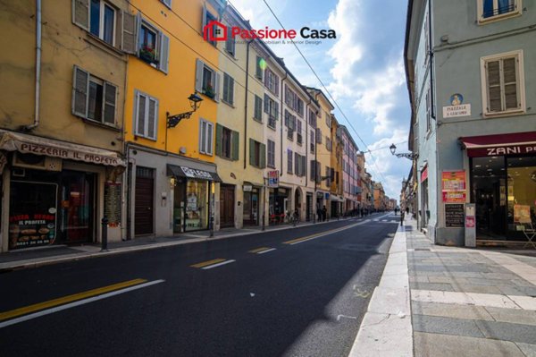 appartamento in vendita a Parma in zona Centro Storico