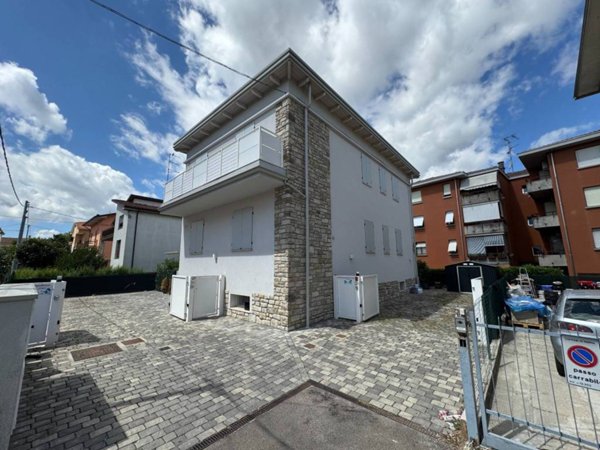 casa indipendente in vendita a Parma in zona Corcagnano
