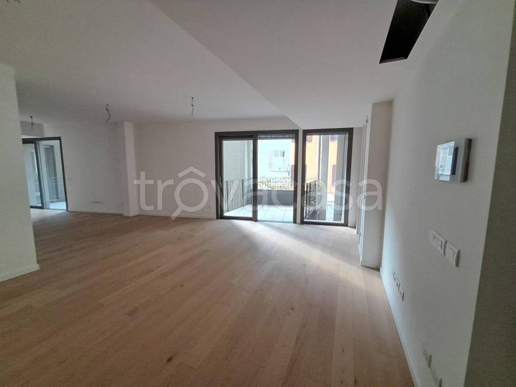 appartamento in vendita a Parma in zona Oltretorrente