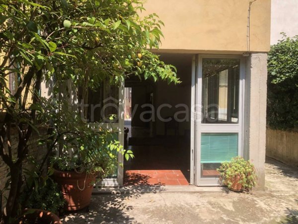 casa indipendente in vendita a Parma in zona Centro Storico