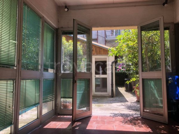 casa indipendente in vendita a Parma in zona Centro Storico