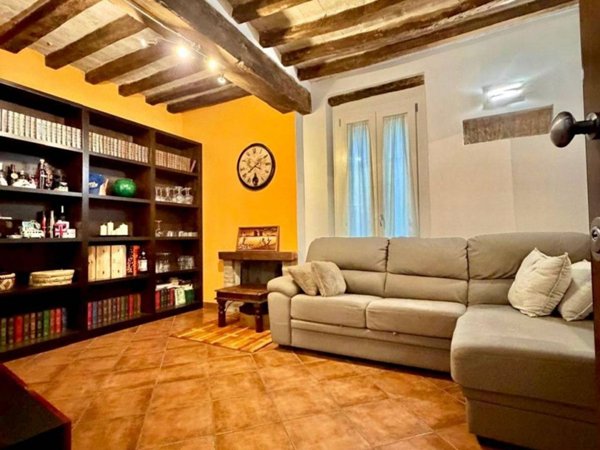 appartamento in vendita a Parma in zona Centro Storico