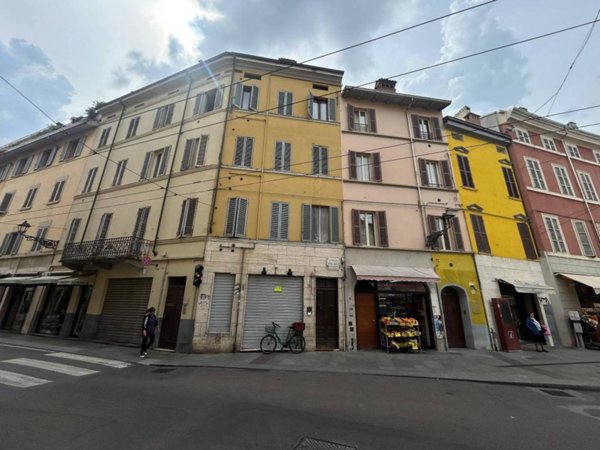 intera palazzina in vendita a Parma in zona Oltretorrente