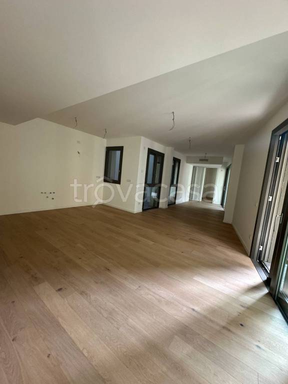 appartamento in vendita a Parma in zona Oltretorrente