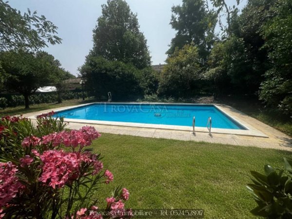 casa indipendente in vendita a Parma in zona San Leonardo