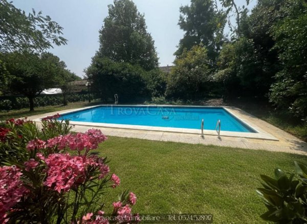 casa indipendente in vendita a Parma in zona San Leonardo