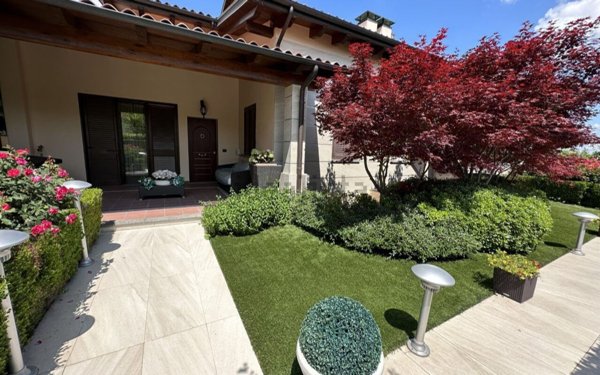 casa indipendente in vendita a Parma in zona Marore