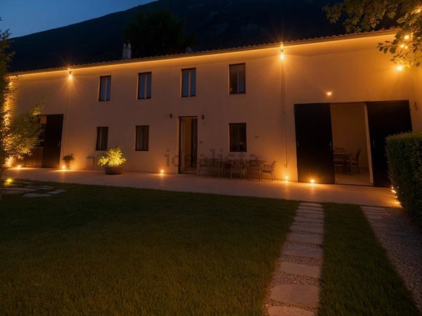 casa indipendente in vendita a Parma in zona Corcagnano