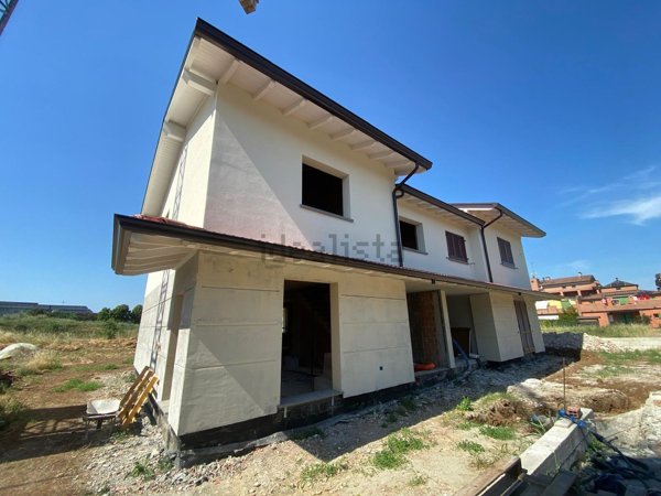 casa indipendente in vendita a Parma in zona Corcagnano