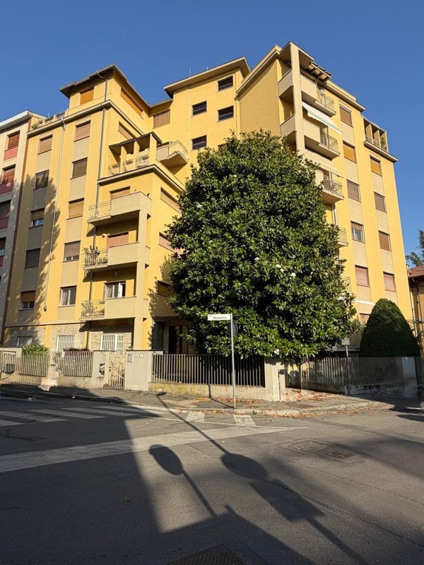 appartamento in vendita a Parma in zona Centro Storico